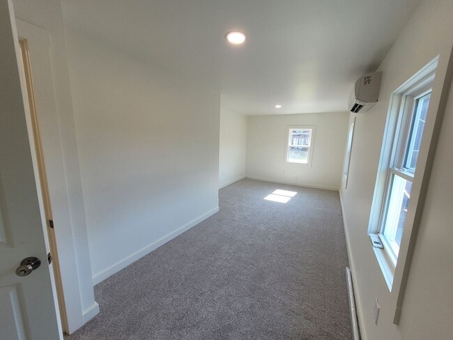 Building Photo - 55 N Church St