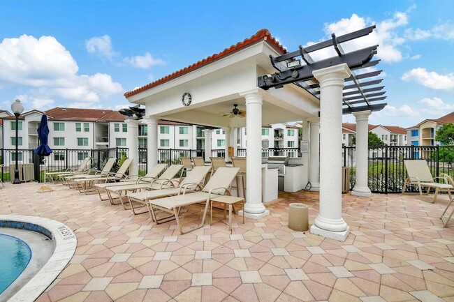 Building Photo - 923 Villa Cir