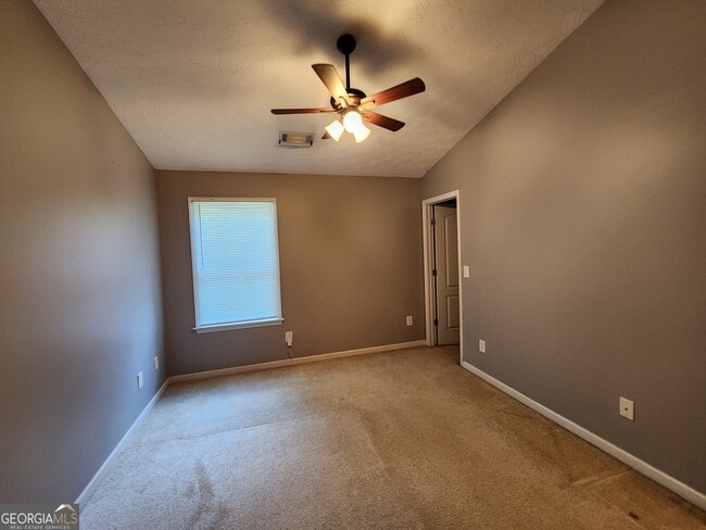 Building Photo - 5752 Olivia Ln