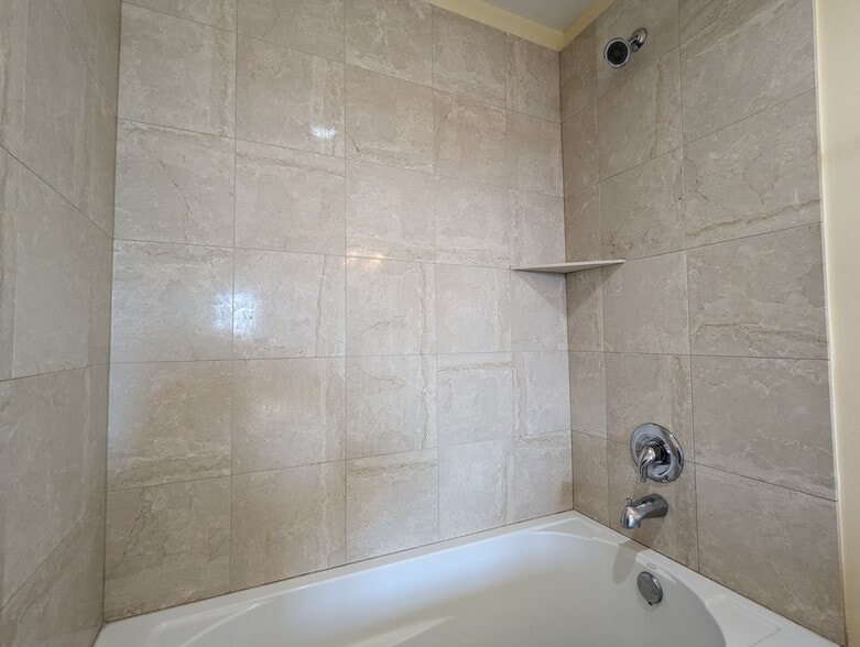 Building Photo - 843 W Grace St