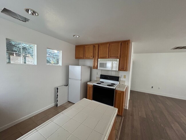 Building Photo - Studio with All Utilities Included!