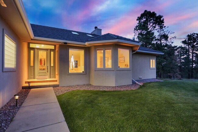 Building Photo - 10503 E Meadow Run