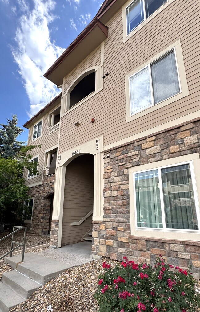 Building Photo - 8465 S Holland Way