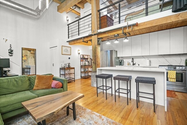 Building Photo - 2111 W Churchill St