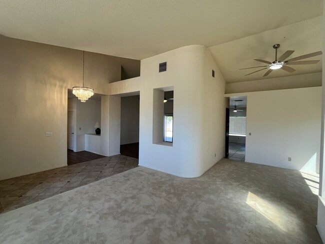 Building Photo - 40180 Eastwood Ln