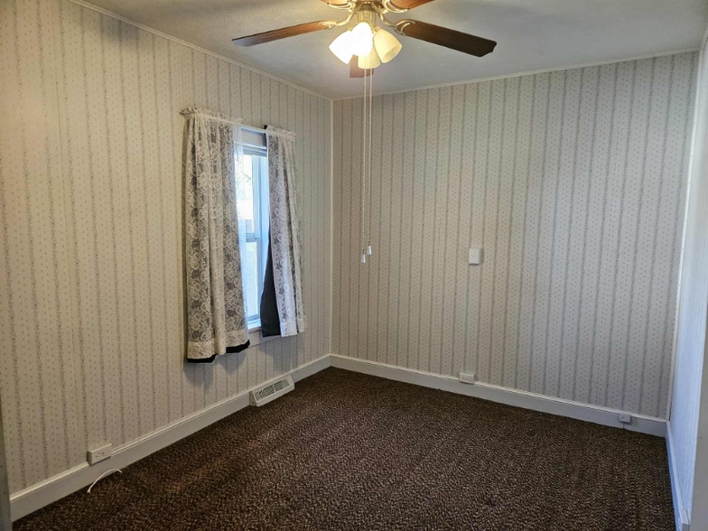 Building Photo - 17 Broadway St