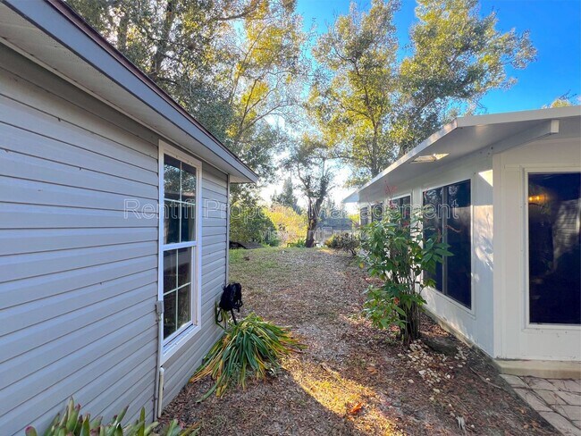 Building Photo - 10951 Ruden Rd