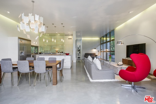 Building Photo - 1849 Fox Hills Dr