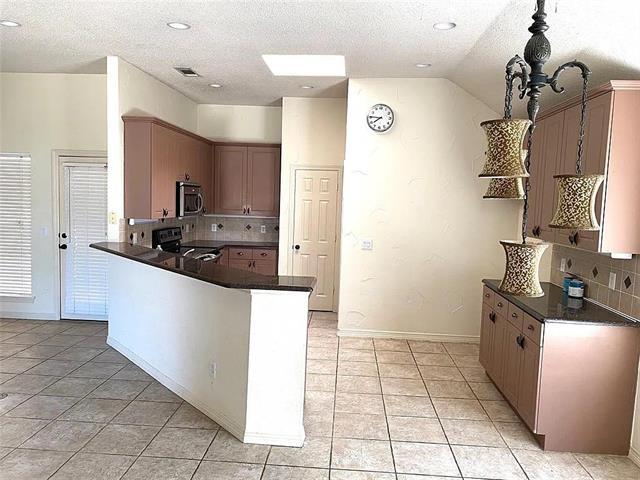 Building Photo - 10079 Cambridge Dr