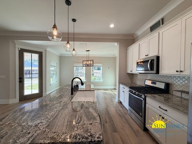 Building Photo - Elegant 4-Bedroom Home in Elliot Point with multiple neighborhood parks!