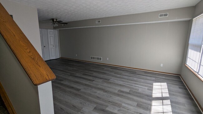 Building Photo - MN Cedar Village (861)