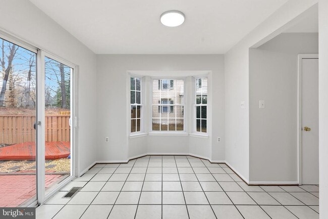 Building Photo - 5001 Lambsgate Ln