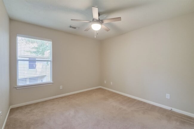 Building Photo - 115 W Burberry Cir