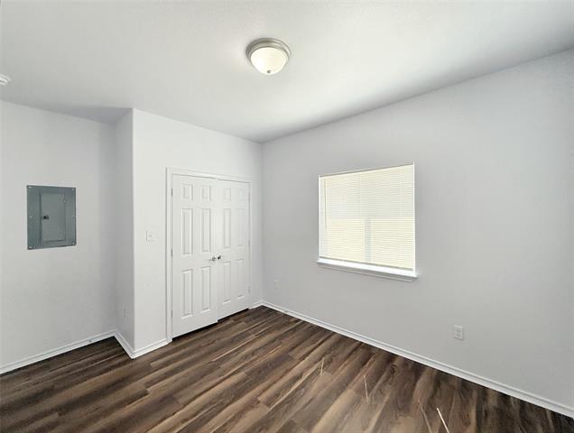 Building Photo - 512 E Hazelwood St