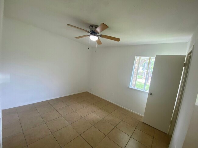 Building Photo - 11622 Sela Ln
