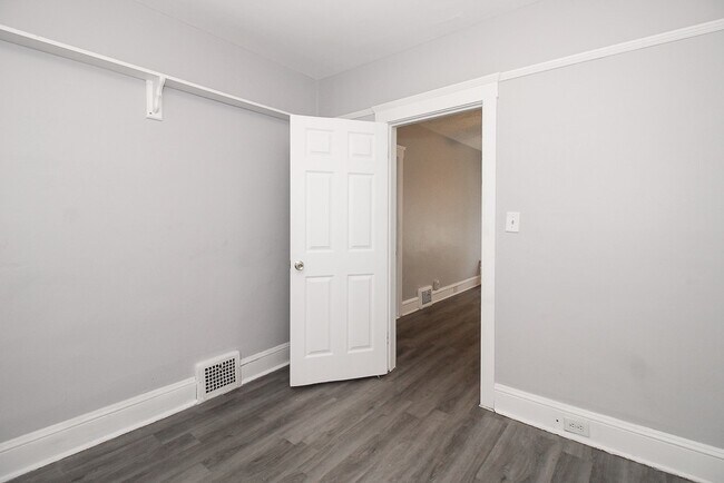 Building Photo - 3071 W 111th St