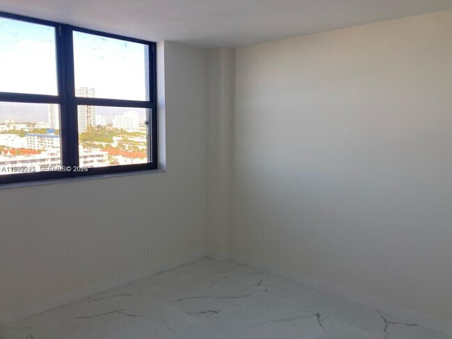 Building Photo - 290 174th St St