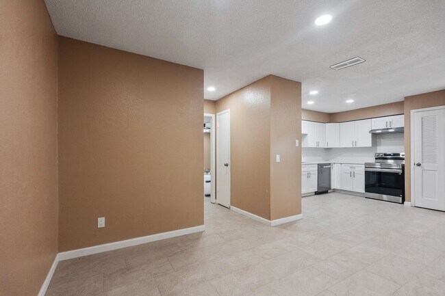 Building Photo - 6713 Biggs Ct