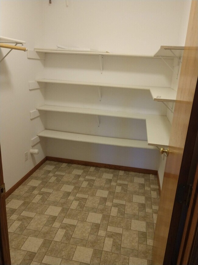 Building Photo - Beauting 2 Bed Town Home for Rent