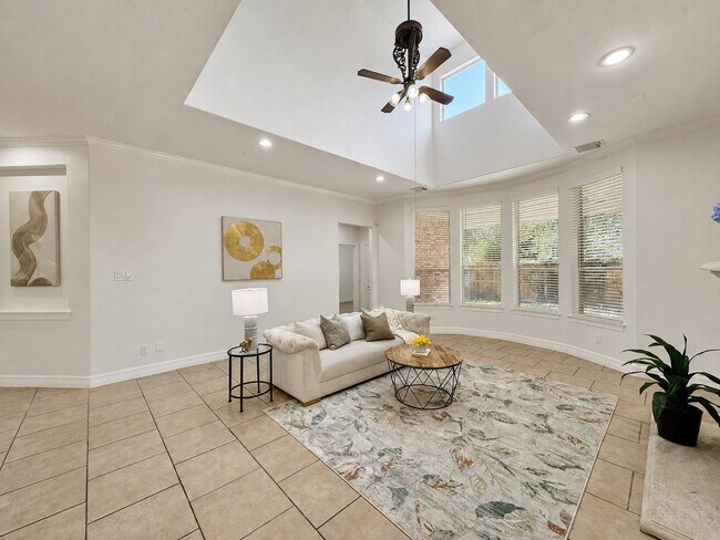 Building Photo - 3301 Elm Creek Dr