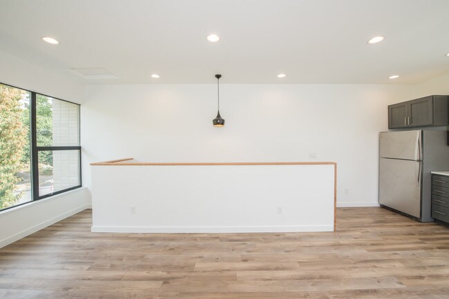 Building Photo - Atkinson Commons- Unit 1