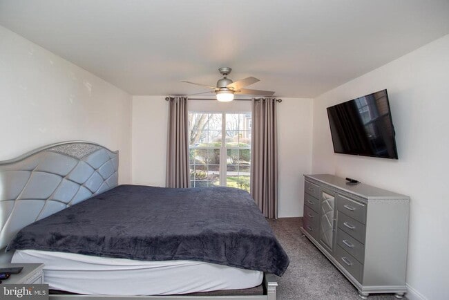 Building Photo - 33 Dogwood Ln