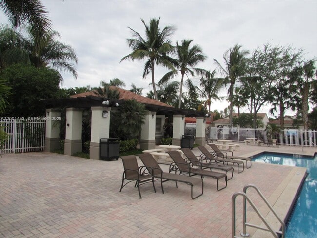 Building Photo - 721 Talavera Rd