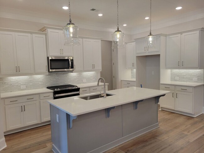 Building Photo - Beautiful Townhome for Lease in Kennesaw