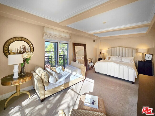 Building Photo - 10795 Wilshire Blvd