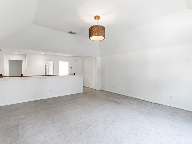 Building Photo - 5407 Lake Pl Dr