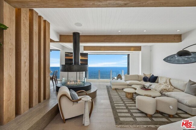 Building Photo - 24112 Malibu Rd