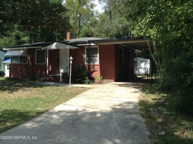 Primary Photo - 1213 Kenmore St