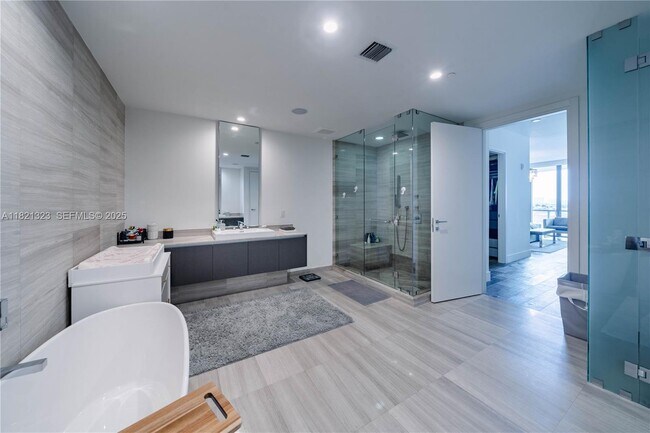 Building Photo - 3250 NE 188th St