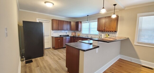 Building Photo - Haymount Charm Home