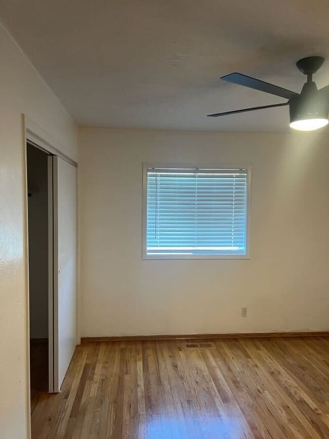 Building Photo - DESIREABLE RANCH STYLE HOME
