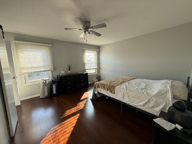 Building Photo - 1172 Hill Crest Dr