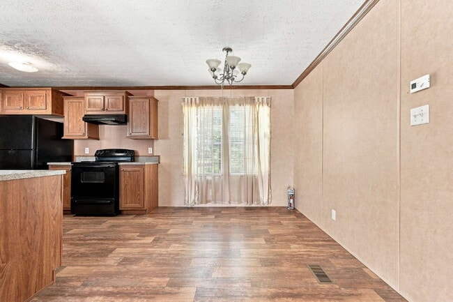 Building Photo - Spacious 3-Bedroom Rental on 1 Acre