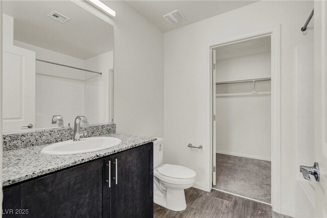 Building Photo - 2662 Champagne Gold Ave