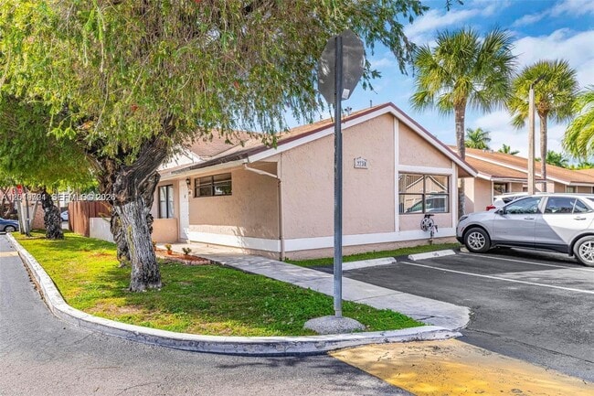 Building Photo - 7730 SW 156th Ct