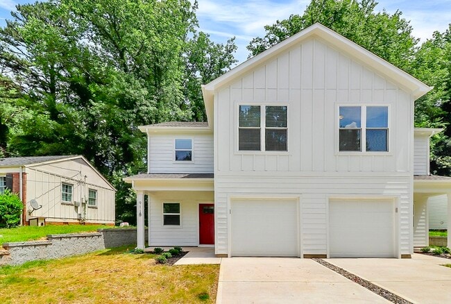Building Photo - 911 Yellowstone Dr