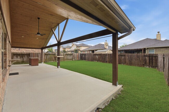 Building Photo - 22014 Pheasant Bend Ln