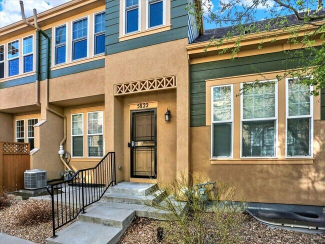 Building Photo - Spacious 3BR Townhome in Littleton