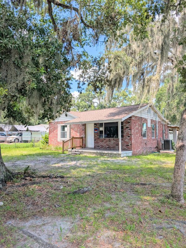 Primary Photo - 748 Lakehurst St