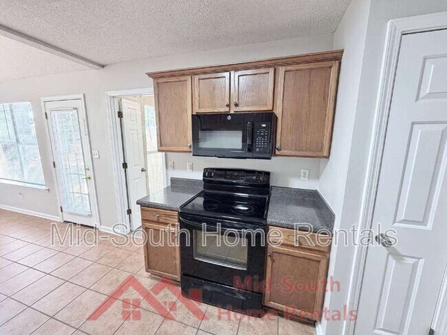Building Photo - 11236 Wolf Woods Dr