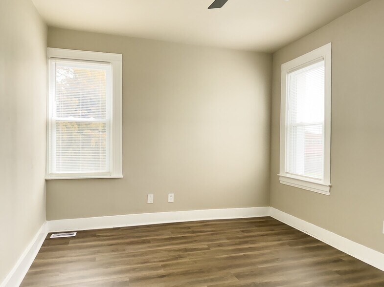 Building Photo - 123 Walnut Ave