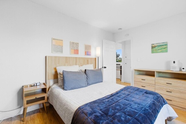 Building Photo - 4262 Wilson Ave