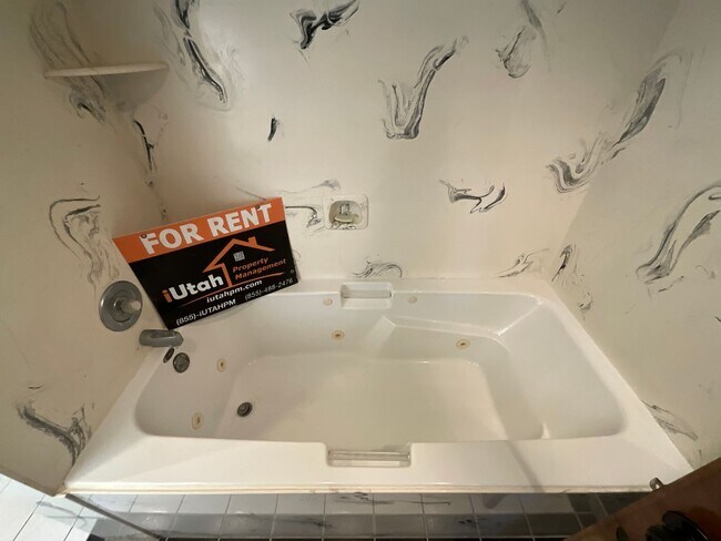 Building Photo - 5859 S 3500 W