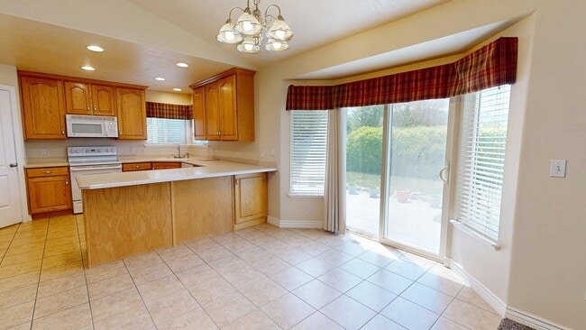 Building Photo - Herriman Rambler with Basement Apartment
