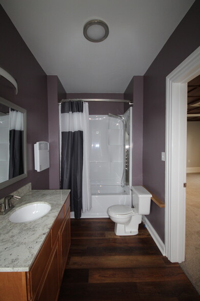 Full Bathroom - 221 W Church St