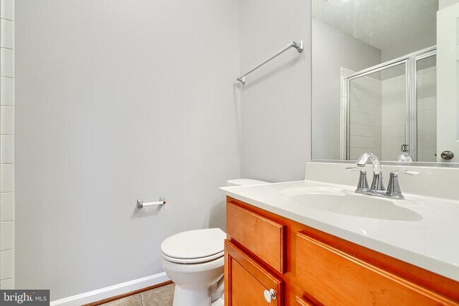 Building Photo - 736 Wineberry Way